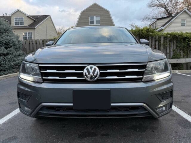 Серый Фольксваген Тигуан, объемом двигателя 2 л и пробегом 36 тыс. км за 18500 $, фото 1 на Automoto.ua