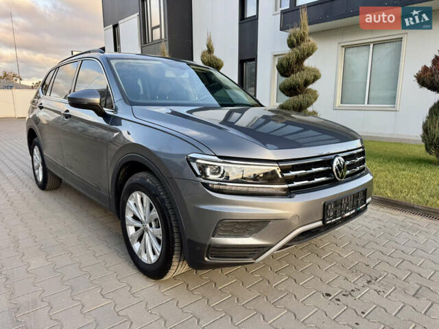 Серый Фольксваген Тигуан, объемом двигателя 2 л и пробегом 104 тыс. км за 20300 $, фото 11 на Automoto.ua