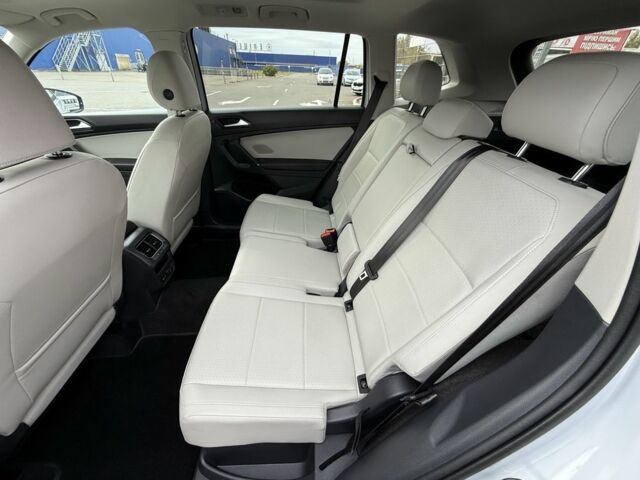 Серый Фольксваген Тигуан, объемом двигателя 2 л и пробегом 158 тыс. км за 17900 $, фото 14 на Automoto.ua