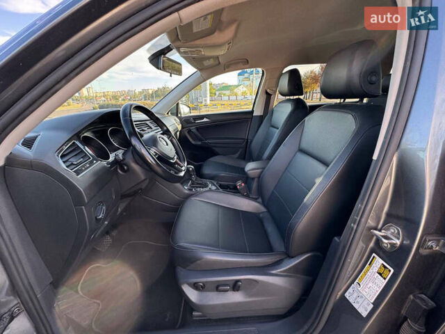 Сірий Фольксваген Тігуан, об'ємом двигуна 1.98 л та пробігом 155 тис. км за 18500 $, фото 12 на Automoto.ua