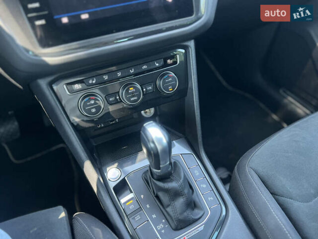 Сірий Фольксваген Тігуан, об'ємом двигуна 1.97 л та пробігом 258 тис. км за 23950 $, фото 7 на Automoto.ua