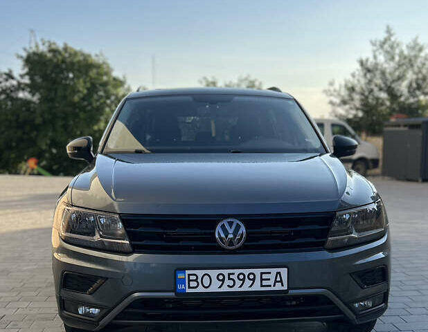 Сірий Фольксваген Тігуан, об'ємом двигуна 1.98 л та пробігом 145 тис. км за 17800 $, фото 1 на Automoto.ua