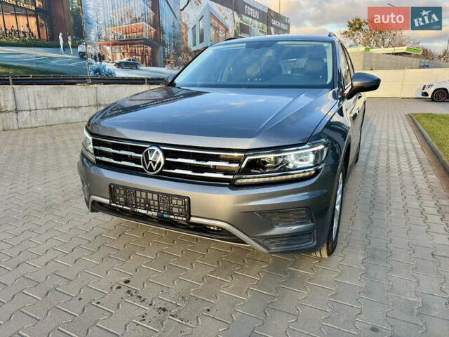 Серый Фольксваген Тигуан, объемом двигателя 2 л и пробегом 104 тыс. км за 20300 $, фото 8 на Automoto.ua