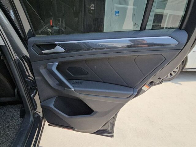 Серый Фольксваген Тигуан, объемом двигателя 2 л и пробегом 80 тыс. км за 16500 $, фото 27 на Automoto.ua