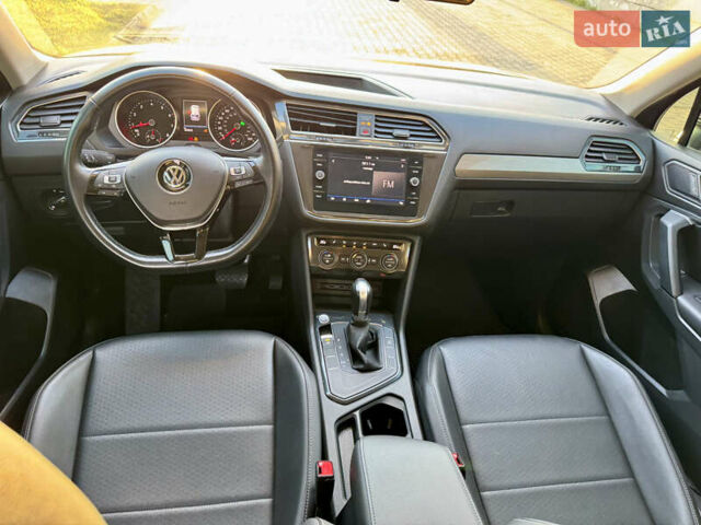 Серый Фольксваген Тигуан, объемом двигателя 2 л и пробегом 104 тыс. км за 20300 $, фото 27 на Automoto.ua