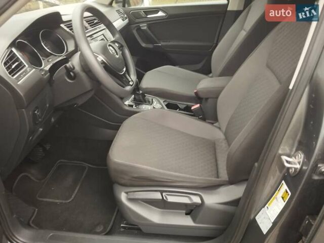 Сірий Фольксваген Тігуан, об'ємом двигуна 1.98 л та пробігом 160 тис. км за 16000 $, фото 9 на Automoto.ua
