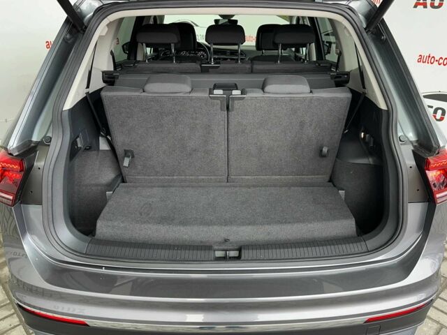 Серый Фольксваген Тигуан, объемом двигателя 2 л и пробегом 155 тыс. км за 28450 $, фото 4 на Automoto.ua