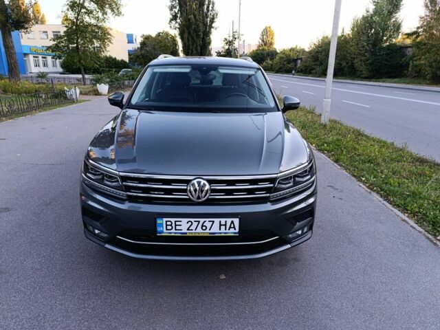 Серый Фольксваген Тигуан, объемом двигателя 2 л и пробегом 180 тыс. км за 30000 $, фото 4 на Automoto.ua