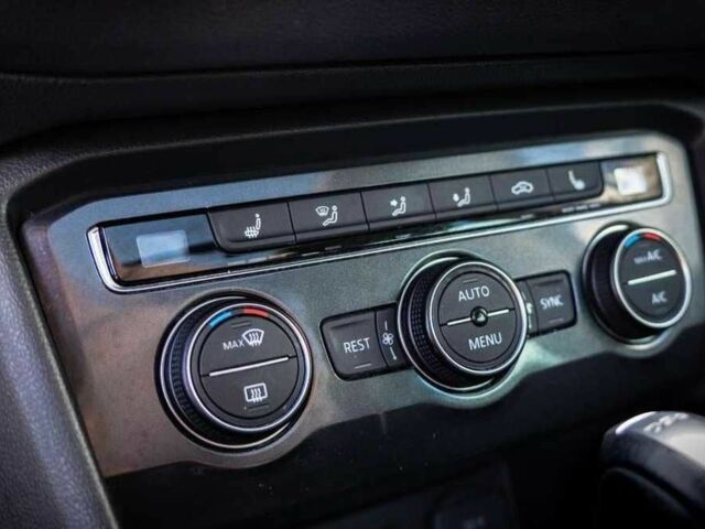 Сірий Фольксваген Тігуан, об'ємом двигуна 0 л та пробігом 110 тис. км за 11500 $, фото 10 на Automoto.ua