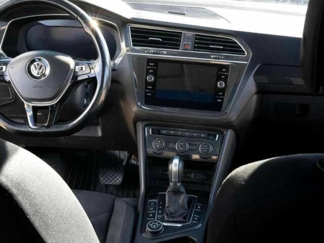 Сірий Фольксваген Тігуан, об'ємом двигуна 0 л та пробігом 110 тис. км за 11500 $, фото 6 на Automoto.ua