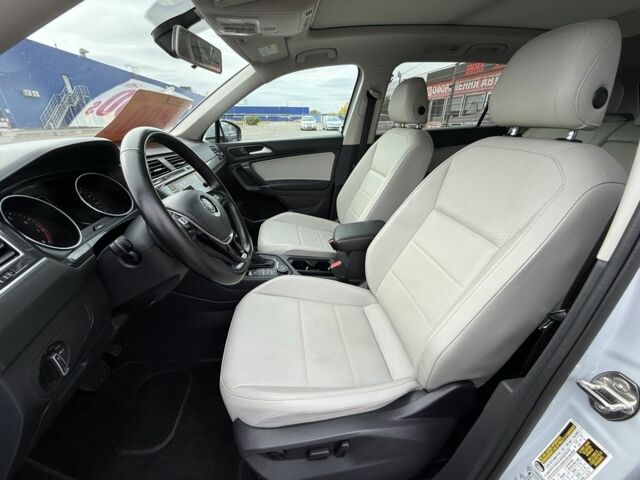 Серый Фольксваген Тигуан, объемом двигателя 2 л и пробегом 158 тыс. км за 17900 $, фото 17 на Automoto.ua