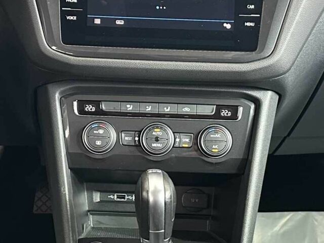 Серый Фольксваген Тигуан, объемом двигателя 2 л и пробегом 155 тыс. км за 28450 $, фото 15 на Automoto.ua