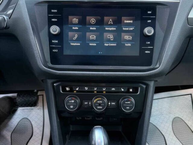 Серый Фольксваген Тигуан, объемом двигателя 2 л и пробегом 36 тыс. км за 18500 $, фото 8 на Automoto.ua