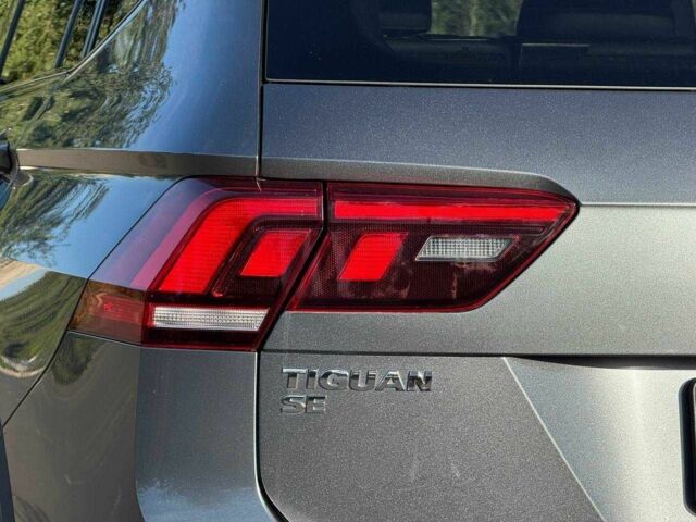 Сірий Фольксваген Тігуан, об'ємом двигуна 0 л та пробігом 130 тис. км за 402 $, фото 7 на Automoto.ua