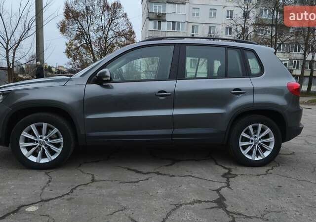 Серый Фольксваген Тигуан, объемом двигателя 1.98 л и пробегом 96 тыс. км за 12500 $, фото 2 на Automoto.ua