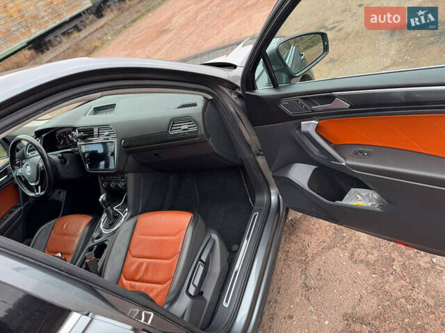 Серый Фольксваген Тигуан, объемом двигателя 2 л и пробегом 254 тыс. км за 17999 $, фото 16 на Automoto.ua