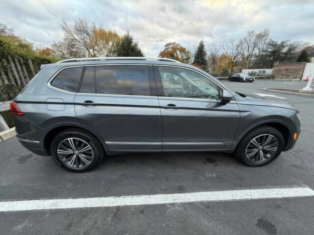 Серый Фольксваген Тигуан, объемом двигателя 2 л и пробегом 36 тыс. км за 18500 $, фото 5 на Automoto.ua