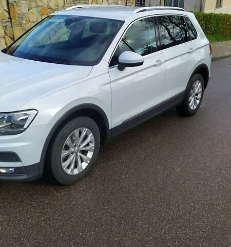 Серый Фольксваген Тигуан, объемом двигателя 2 л и пробегом 195 тыс. км за 23350 $, фото 34 на Automoto.ua