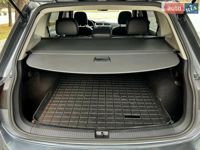 Серый Фольксваген Тигуан, объемом двигателя 1.98 л и пробегом 121 тыс. км за 20000 $, фото 10 на Automoto.ua