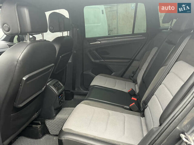 Серый Фольксваген Тигуан, объемом двигателя 1.97 л и пробегом 220 тыс. км за 26500 $, фото 11 на Automoto.ua