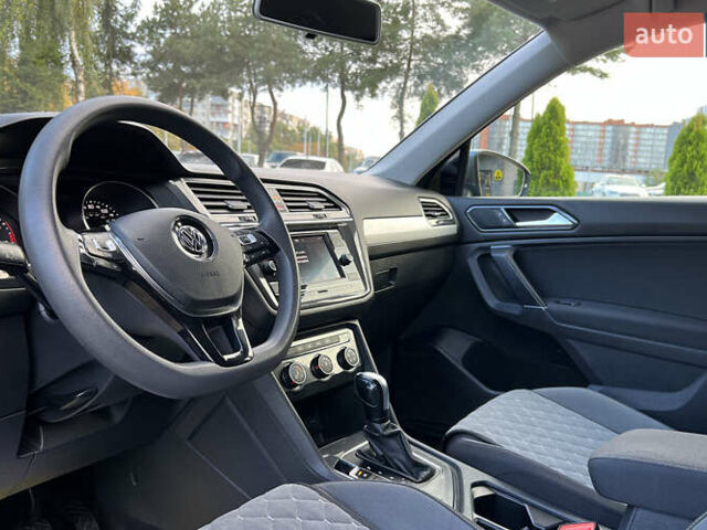 Серый Фольксваген Тигуан, объемом двигателя 2 л и пробегом 190 тыс. км за 17700 $, фото 14 на Automoto.ua