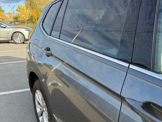 Серый Фольксваген Тигуан, объемом двигателя 2 л и пробегом 147 тыс. км за 17500 $, фото 7 на Automoto.ua