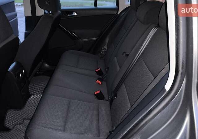 Серый Фольксваген Тигуан, объемом двигателя 1.98 л и пробегом 96 тыс. км за 12500 $, фото 20 на Automoto.ua