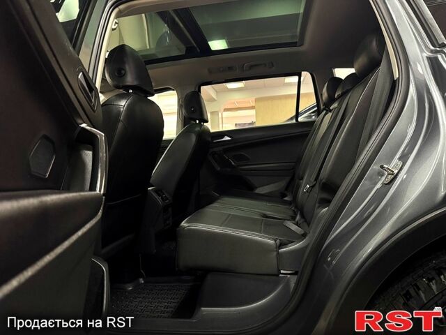 Серый Фольксваген Тигуан, объемом двигателя 2 л и пробегом 189 тыс. км за 19900 $, фото 5 на Automoto.ua