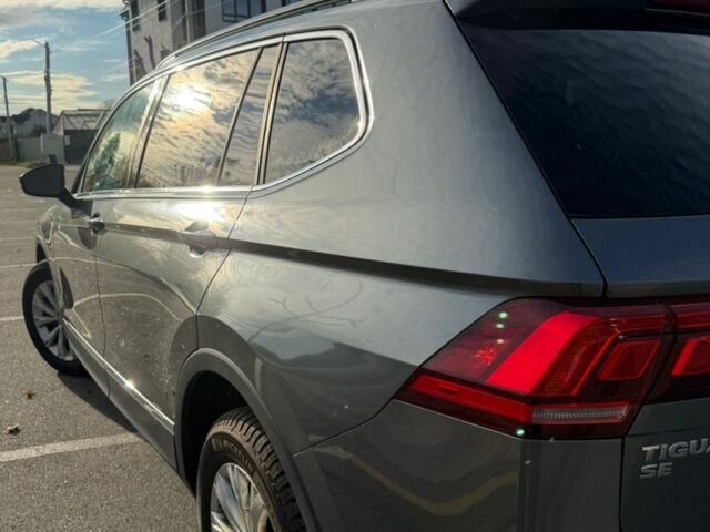 Серый Фольксваген Тигуан, объемом двигателя 2 л и пробегом 147 тыс. км за 17500 $, фото 5 на Automoto.ua