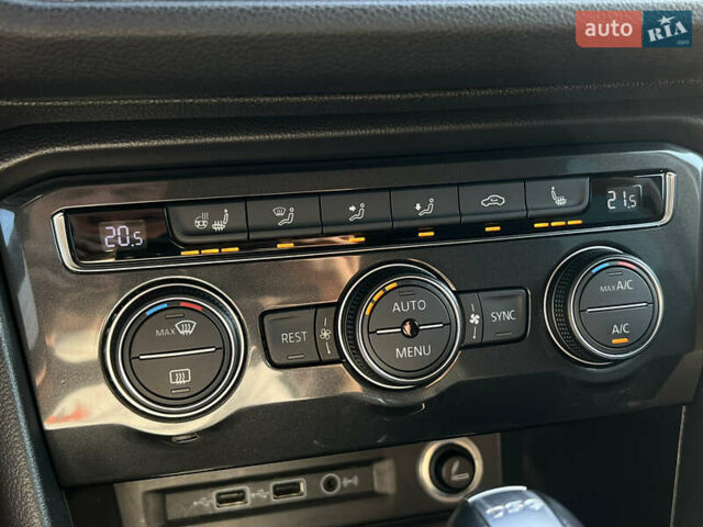 Серый Фольксваген Тигуан, объемом двигателя 1.97 л и пробегом 169 тыс. км за 25300 $, фото 6 на Automoto.ua