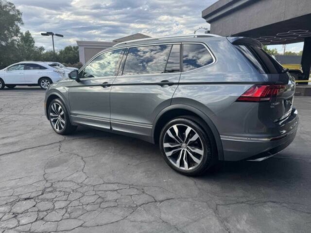 Сірий Фольксваген Тігуан, об'ємом двигуна 2 л та пробігом 38 тис. км за 9000 $, фото 4 на Automoto.ua