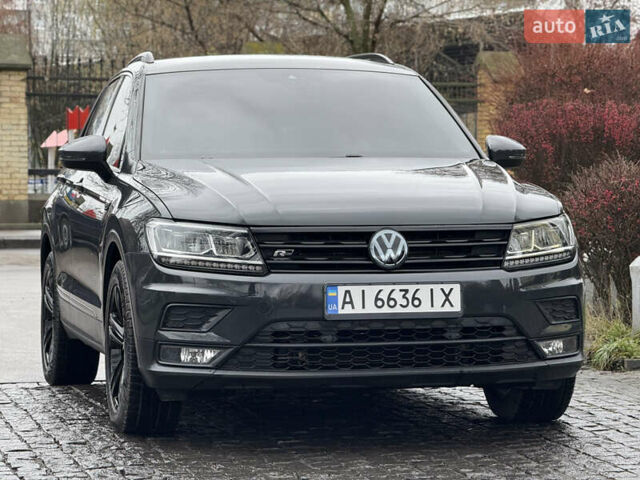 Серый Фольксваген Тигуан, объемом двигателя 2 л и пробегом 56 тыс. км за 24999 $, фото 31 на Automoto.ua