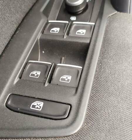 Серый Фольксваген Тигуан, объемом двигателя 2 л и пробегом 195 тыс. км за 23350 $, фото 8 на Automoto.ua