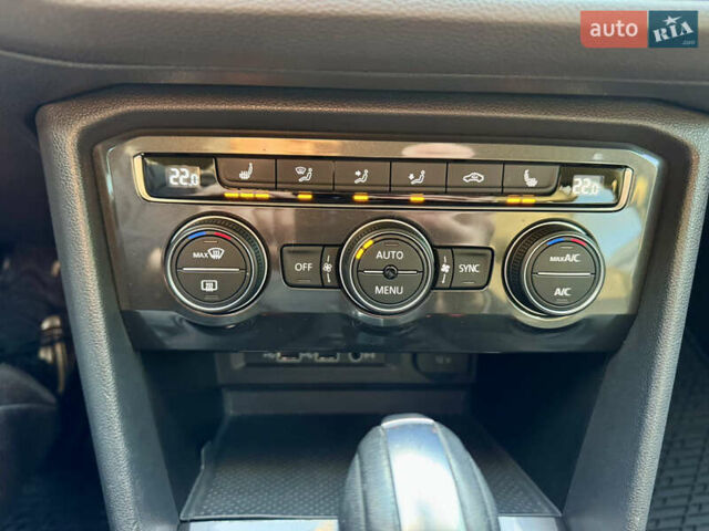 Серый Фольксваген Тигуан, объемом двигателя 2 л и пробегом 104 тыс. км за 20300 $, фото 39 на Automoto.ua