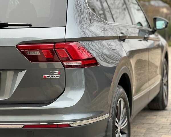 Серый Фольксваген Тигуан, объемом двигателя 1.98 л и пробегом 148 тыс. км за 19300 $, фото 6 на Automoto.ua