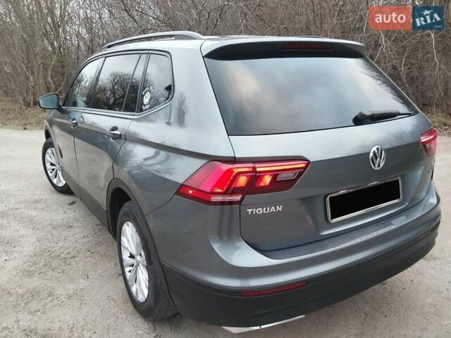Сірий Фольксваген Тігуан, об'ємом двигуна 1.98 л та пробігом 160 тис. км за 16000 $, фото 6 на Automoto.ua