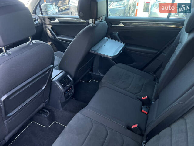 Сірий Фольксваген Тігуан, об'ємом двигуна 1.97 л та пробігом 258 тис. км за 23950 $, фото 11 на Automoto.ua