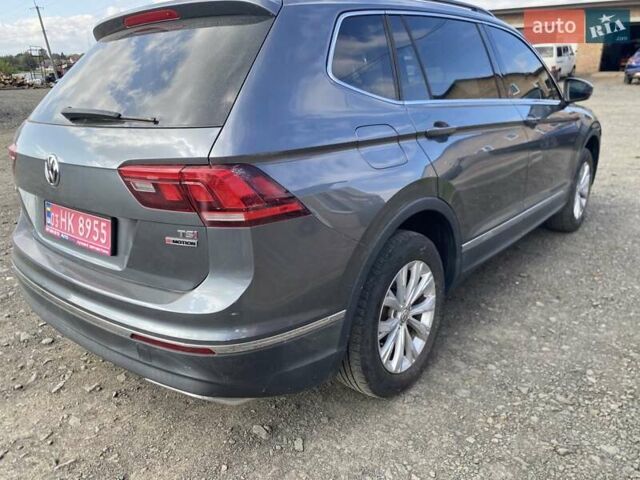 Серый Фольксваген Тигуан, объемом двигателя 0 л и пробегом 210 тыс. км за 15300 $, фото 2 на Automoto.ua