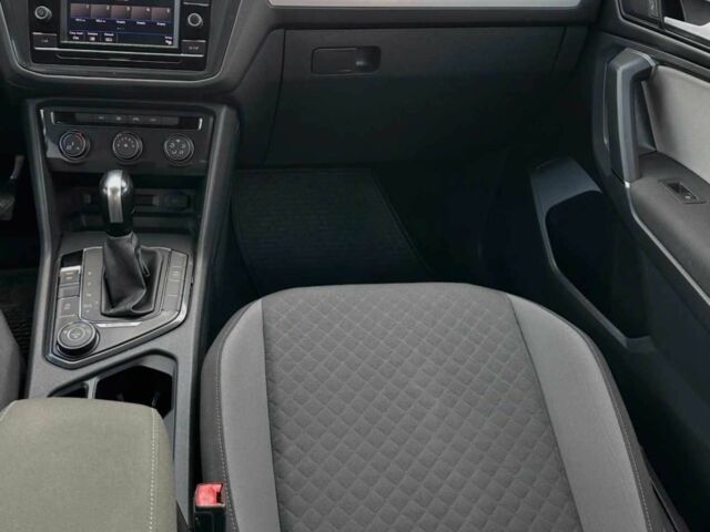 Серый Фольксваген Тигуан, объемом двигателя 2 л и пробегом 129 тыс. км за 17450 $, фото 5 на Automoto.ua