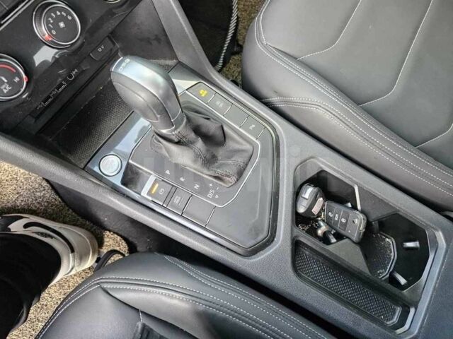 Серый Фольксваген Тигуан, объемом двигателя 2 л и пробегом 67 тыс. км за 20000 $, фото 14 на Automoto.ua