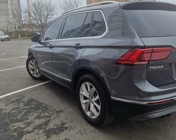 Серый Фольксваген Тигуан, объемом двигателя 1.98 л и пробегом 170 тыс. км за 20999 $, фото 7 на Automoto.ua