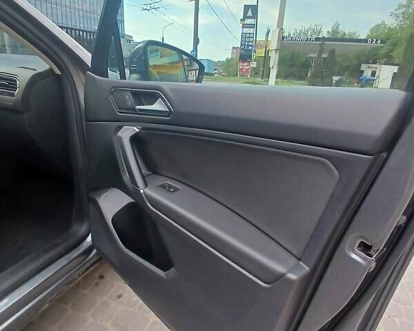 Серый Фольксваген Тигуан, объемом двигателя 1.98 л и пробегом 54 тыс. км за 25499 $, фото 9 на Automoto.ua