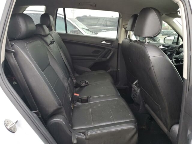 Серый Фольксваген Тигуан, объемом двигателя 2 л и пробегом 252 тыс. км за 11600 $, фото 10 на Automoto.ua