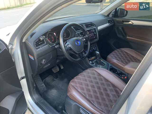 Сірий Фольксваген Тігуан, об'ємом двигуна 1.97 л та пробігом 185 тис. км за 22900 $, фото 7 на Automoto.ua