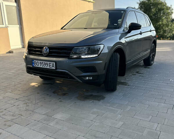 Сірий Фольксваген Тігуан, об'ємом двигуна 1.98 л та пробігом 145 тис. км за 17800 $, фото 6 на Automoto.ua