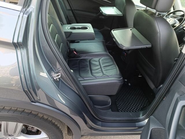 Серый Фольксваген Тигуан, объемом двигателя 2 л и пробегом 180 тыс. км за 30000 $, фото 23 на Automoto.ua