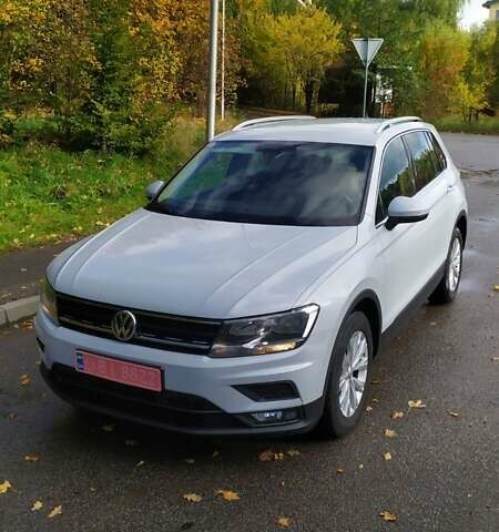 Серый Фольксваген Тигуан, объемом двигателя 2 л и пробегом 195 тыс. км за 23350 $, фото 19 на Automoto.ua