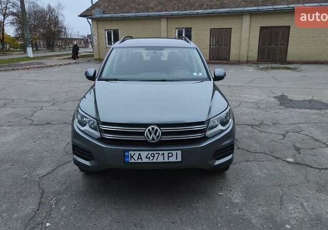 Серый Фольксваген Тигуан, объемом двигателя 1.98 л и пробегом 96 тыс. км за 12500 $, фото 1 на Automoto.ua