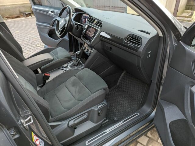 Серый Фольксваген Тигуан, объемом двигателя 2 л и пробегом 160 тыс. км за 30900 $, фото 9 на Automoto.ua