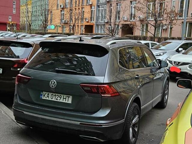 Серый Фольксваген Тигуан, объемом двигателя 1.98 л и пробегом 135 тыс. км за 21000 $, фото 1 на Automoto.ua